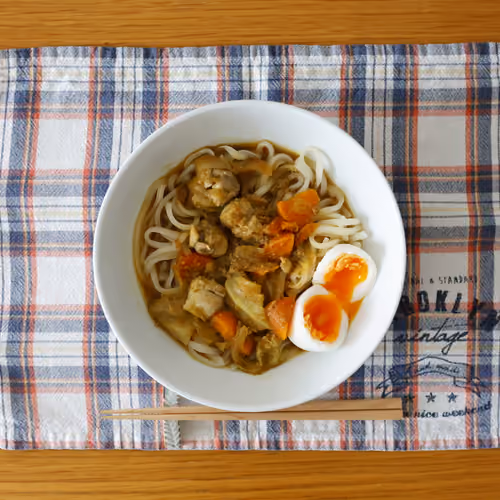 2026-08-21 の朝食（カレーうどん、半熟卵）