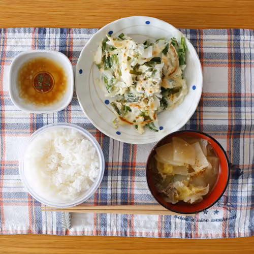 2026-09-16 の朝食（ごはん、チヂミ、豚肉と野菜のスープ）