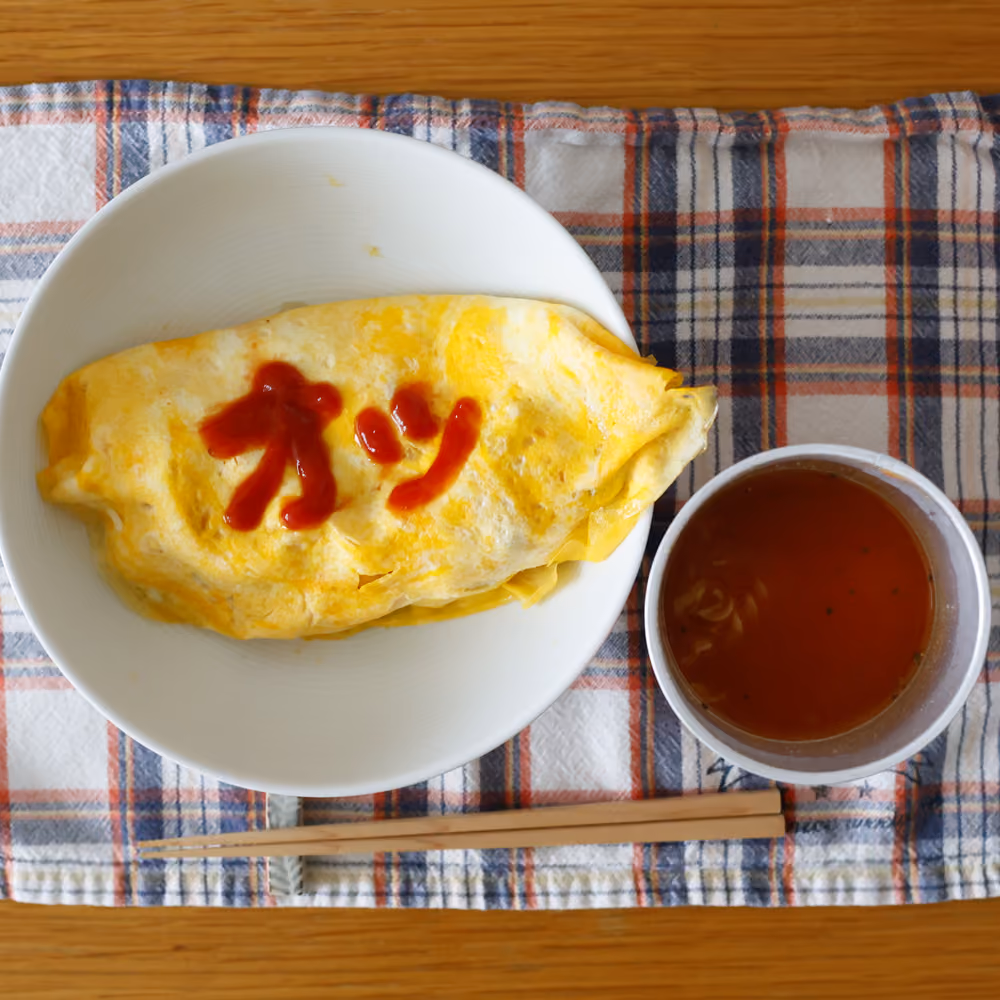 オムライス、スープ
